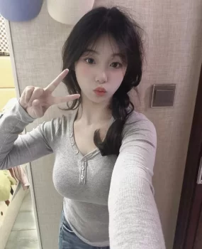 上海外国语大学兼职妹妹雯雯