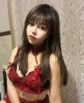 杭州萝莉小骚货 25岁-30岁 500 服务  按摩,胸推,臀推,指滑,足推,过水漫游,独龙,顶肛,吸蛋,舔蛋,口爆