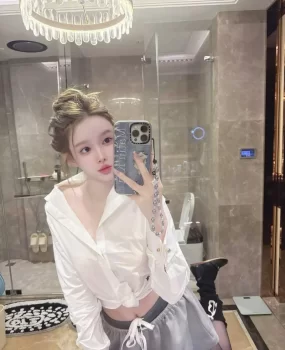 松江区嫩模青青我已成她裙下之臣