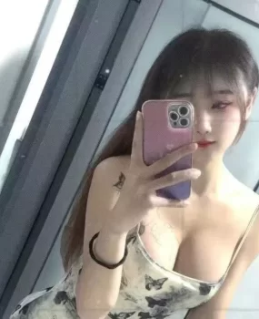 郑州花园口的大奶纹身小姐姐