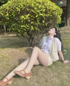 柔美肉丝袜女神看起来很文艺其实很骚会玩