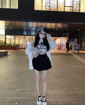 杭州高颜值萝莉学生妹这颜值这身材绝了