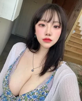 上海玩到G奶欣欣 人间少有物种