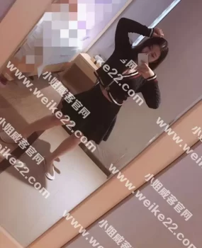 宝通寺的丰满妹子颜值不错