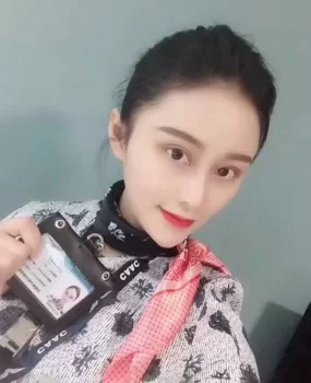 本人出差上海，约了一个空姐，真的空姐，因为在空姐的APP可以查到的 哈哈哈