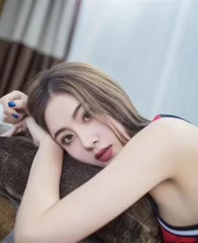 朝阳模特妹妹 身材火爆 活好 腿长胸大