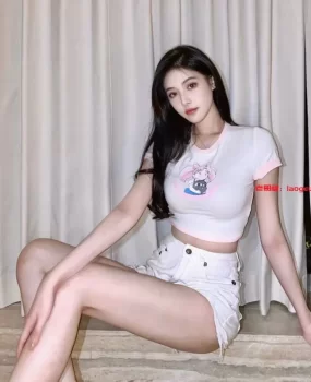 雪白细滑的嫩模,各种互动各种交.合