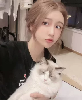 店里各种类型兼职妹妹风骚妩媚