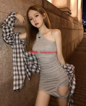 清纯小妹兼职逼嫩水多